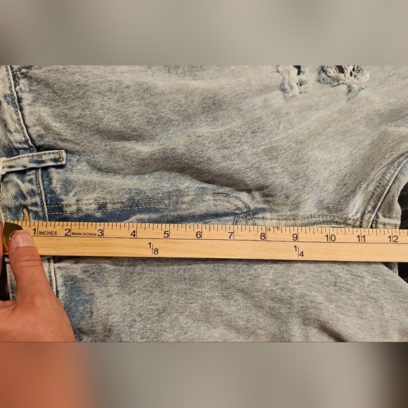 KANCAN HIGH RISE DISTRESSED BOYFRIEND LIGHT WASH JEANS, SZ 31x28 - Picture 15 of 15